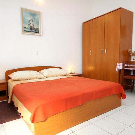 Apartments By The Sea Ubli, Lastovo - 8354 Uble Номер фото